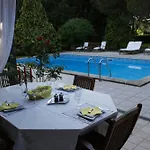 Chateau La Moune 4* Montussan