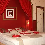 Bed & Breakfast Chateau La Moune 4*