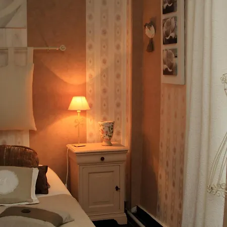Chateau La Moune Bed & Breakfast Montussan