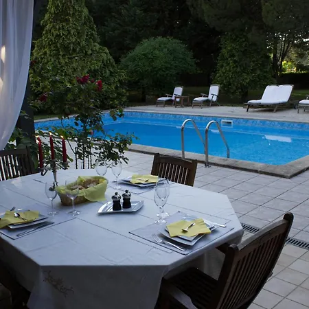 Chateau La Moune 4* Montussan