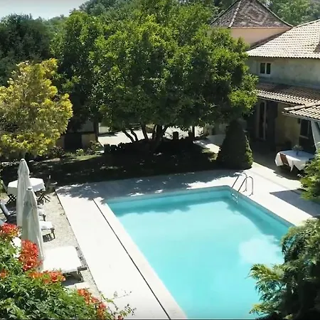Chateau La Moune 4*