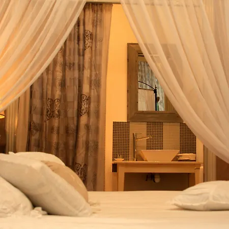 Chateau La Moune Bed and Breakfast Montussan