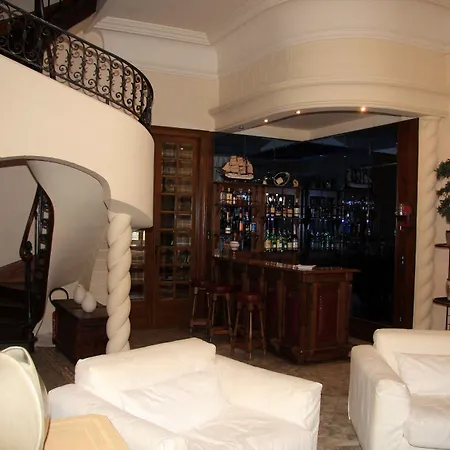 Chateau La Moune 4* Montussan