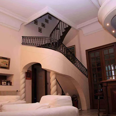 Chateau La Moune 4*