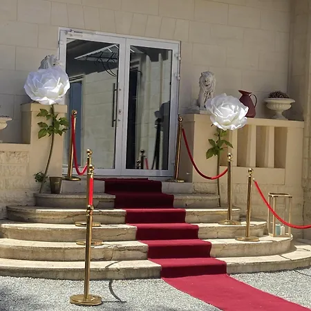 Chateau La Moune Bed & Breakfast Montussan