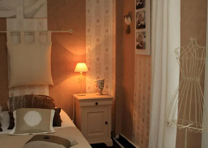 Chateau La Moune Bed & Breakfast Montussan