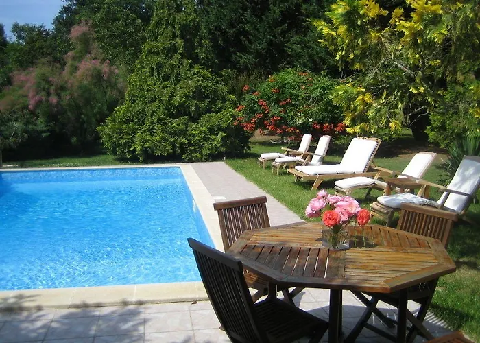 Chateau La Moune Bed & Breakfast Montussan