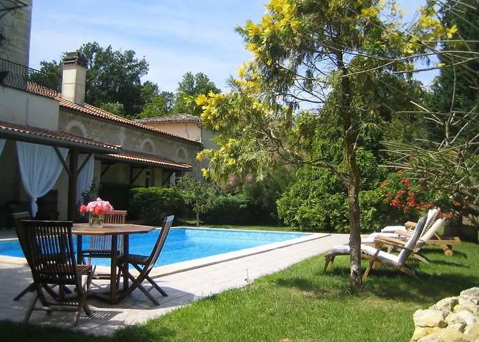 Chateau La Moune 4* Montussan