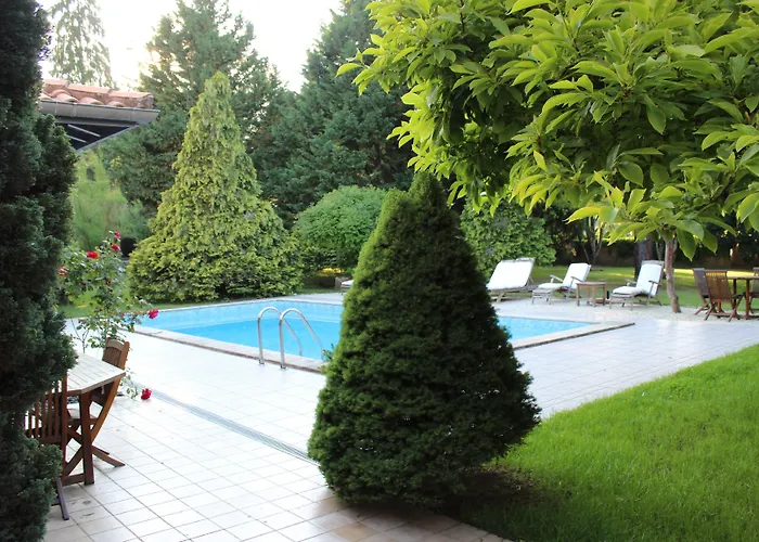 Chateau La Moune Bed & Breakfast Montussan