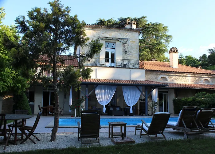 Chateau La Moune 4* Montussan